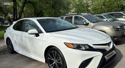 Toyota Camry 2019 года за 13 800 000 тг. в Алматы – фото 3