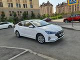 Hyundai Elantra 2020 года за 8 600 000 тг. в Астана