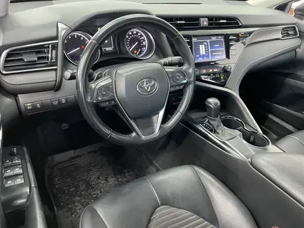 Toyota Camry 2020 года за 11 620 000 тг. в Алматы – фото 8