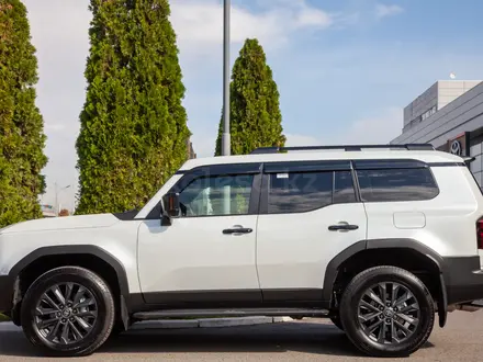 Toyota Land Cruiser Prado Luxe+ 2025 года за 44 990 000 тг. в Алматы – фото 4