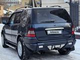 Mercedes-Benz ML 320 1999 года за 3 200 000 тг. в Караганда – фото 4