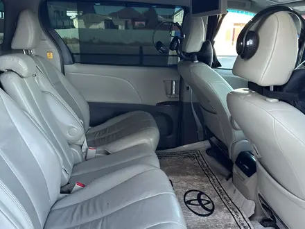 Toyota Sienna 2012 года за 12 000 000 тг. в Атырау – фото 18