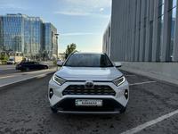 Toyota RAV4 2020 года за 14 900 000 тг. в Астана