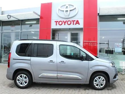 Toyota ProAce Verso 2023 года за 15 900 000 тг. в Алматы – фото 98