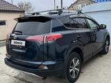 Toyota RAV4 2017 года за 12 567 438 тг. в Атырау – фото 3