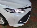 Toyota Camry 2018 года за 13 300 000 тг. в Уральск – фото 5