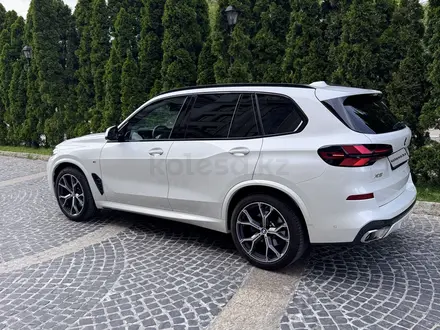 BMW X5 2025 года за 57 500 000 тг. в Алматы – фото 4