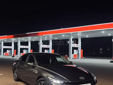 Hyundai Elantra 2024 года за 8 800 000 тг. в Актобе – фото 2