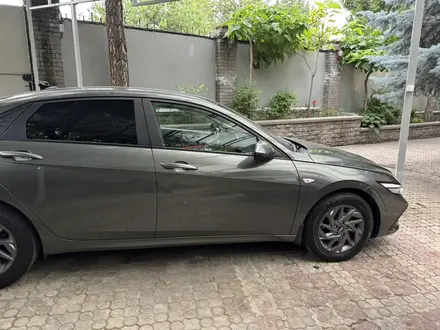 Hyundai Elantra 2024 года за 8 800 000 тг. в Актобе – фото 10