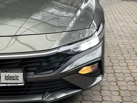 Hyundai Elantra 2024 года за 8 800 000 тг. в Актобе – фото 15