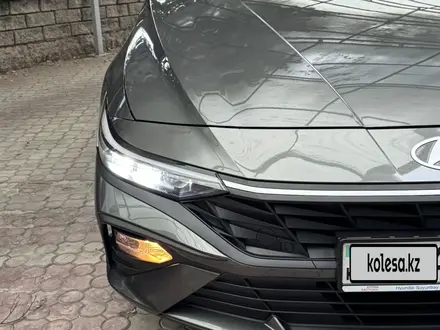 Hyundai Elantra 2024 года за 8 800 000 тг. в Актобе – фото 14