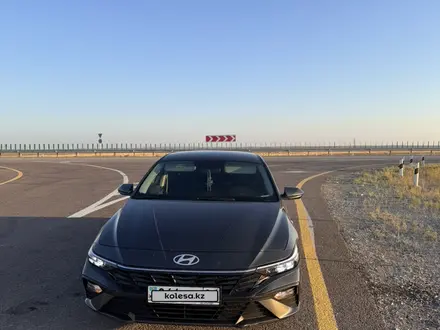 Hyundai Elantra 2024 года за 8 800 000 тг. в Актобе
