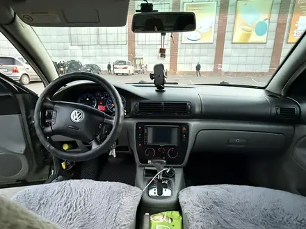 Volkswagen Passat 2002 года за 2 000 000 тг. в Астана – фото 3