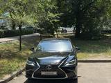 Lexus ES 200 2020 года за 20 000 000 тг. в Алматы – фото 4