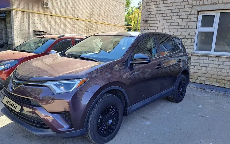 Toyota RAV4 2018 года за 8 200 000 тг. в Уральск