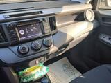 Toyota RAV4 2018 года за 8 200 000 тг. в Уральск – фото 5