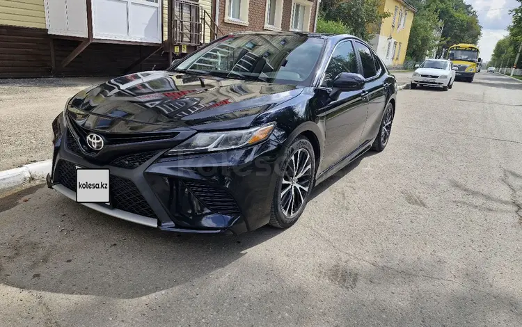 Toyota Camry 2018 года за 10 800 000 тг. в Костанай