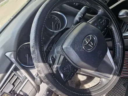 Toyota Camry 2018 года за 10 800 000 тг. в Костанай – фото 11