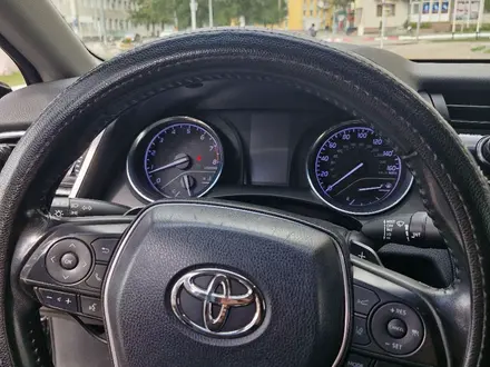 Toyota Camry 2018 года за 10 800 000 тг. в Костанай – фото 13