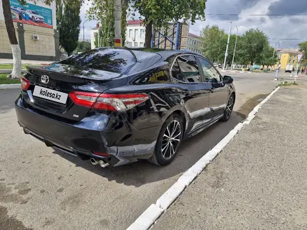 Toyota Camry 2018 года за 10 800 000 тг. в Костанай – фото 5
