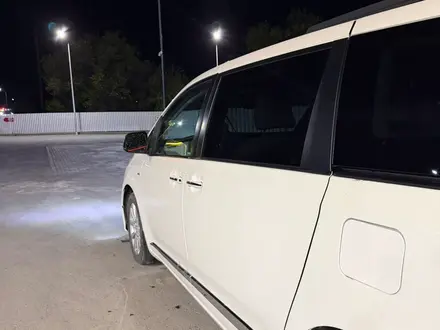Toyota Sienna 2017 года за 11 500 000 тг. в Актобе – фото 4