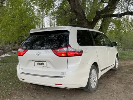 Toyota Sienna 2017 года за 11 500 000 тг. в Актобе – фото 11