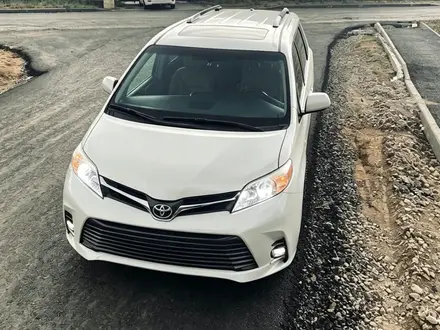 Toyota Sienna 2017 года за 11 500 000 тг. в Актобе – фото 14