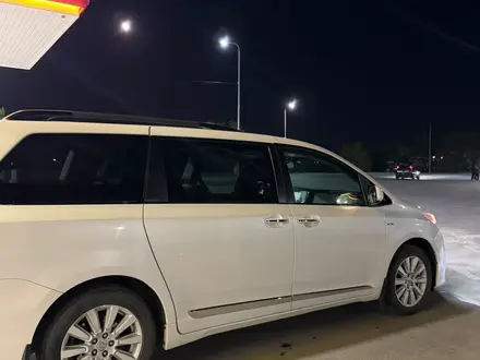 Toyota Sienna 2017 года за 11 500 000 тг. в Актобе – фото 6