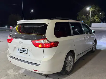 Toyota Sienna 2017 года за 11 500 000 тг. в Актобе – фото 7