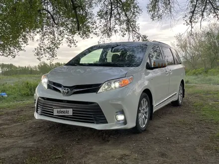 Toyota Sienna 2017 года за 11 500 000 тг. в Актобе – фото 8