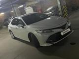 Toyota Camry 2020 года за 16 250 000 тг. в Астана – фото 2