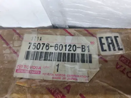 Молдинг накладка заднего двери R новый в оригинале за 65 000 тг. в Шымкент – фото 7