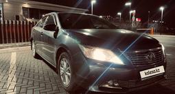 Toyota Camry 2013 года за 13 000 000 тг. в Атырау – фото 2