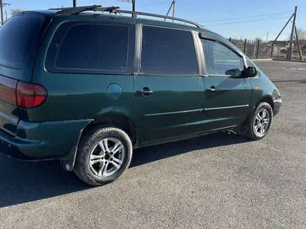 Volkswagen Sharan 1996 года за 1 700 000 тг. в Уральск – фото 3