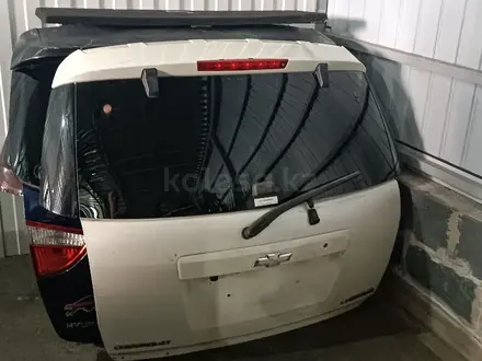 Крышка багажника на Cadillac за 180 000 тг. в Алматы – фото 5