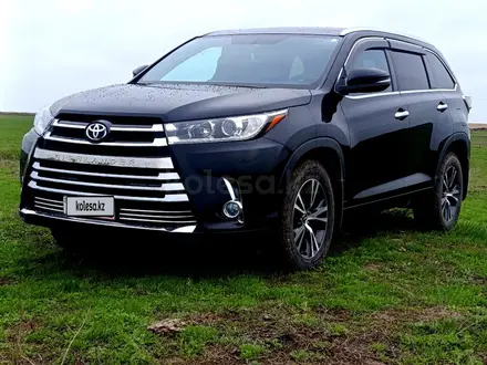 Toyota Highlander 2016 года за 12 500 000 тг. в Уральск