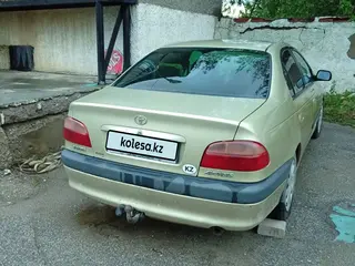 Toyota Avensis, 2000