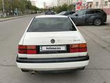 Volkswagen Vento 1993 годаfor850 000 тг. в Астана – фото 2