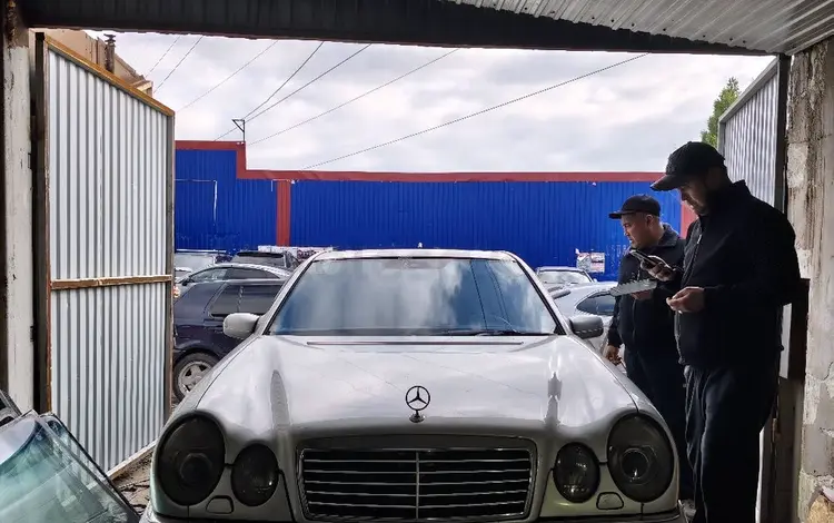 Mercedes-Benz E 320 1997 года за 2 500 000 тг. в Алматы