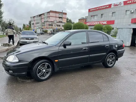 Toyota Avensis 2000 года за 3 500 000 тг. в Астана – фото 4