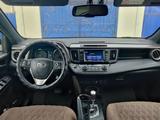 Toyota RAV4 2018 года за 16 700 000 тг. в Атырау