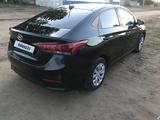 Hyundai Solaris 2017 года за 4 800 000 тг. в Уральск – фото 3
