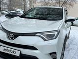 Toyota RAV4 2016 года за 11 800 000 тг. в Актобе