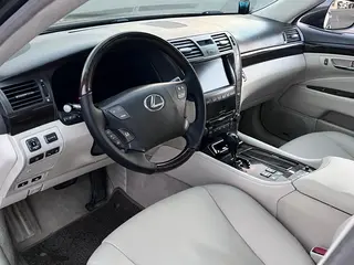 Lexus LS 460