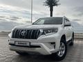 Toyota Land Cruiser Prado 2022 года за 29 700 000 тг. в Актау