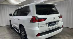 Lexus LX 570 Luxury+ 2018 годаүшін40 500 000 тг. в Алматы – фото 2