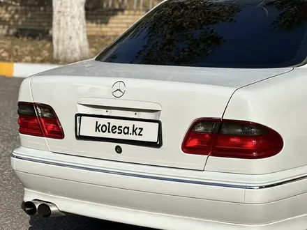 Mercedes-Benz E 55 AMG 2001 года за 8 000 000 тг. в Караганда – фото 15