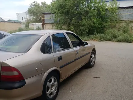 Opel Vectra 1998 года за 1 900 000 тг. в Атырау – фото 3