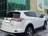 Toyota RAV4 2017 года за 13 200 000 тг. в Семей – фото 5