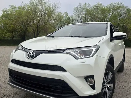 Toyota RAV4 2017 года за 12 000 000 тг. в Астана